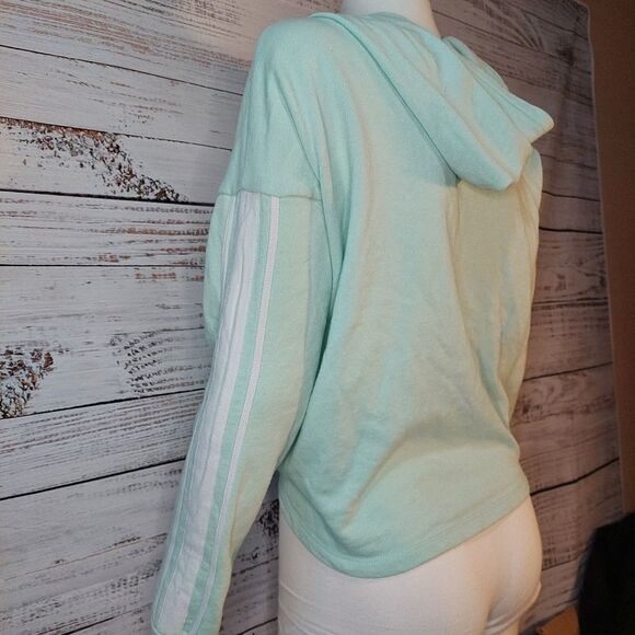 Womans Pullover Short Cut Hoddie with Drawstring - Picture 3 of 11